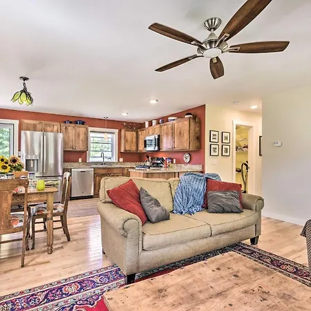 Sunny Morristown Home - Walk To Restaurants!